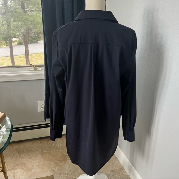Elegant Lyssé Everyday Essential Button Down Blouse Navy Blue - Picture 7 of 16
